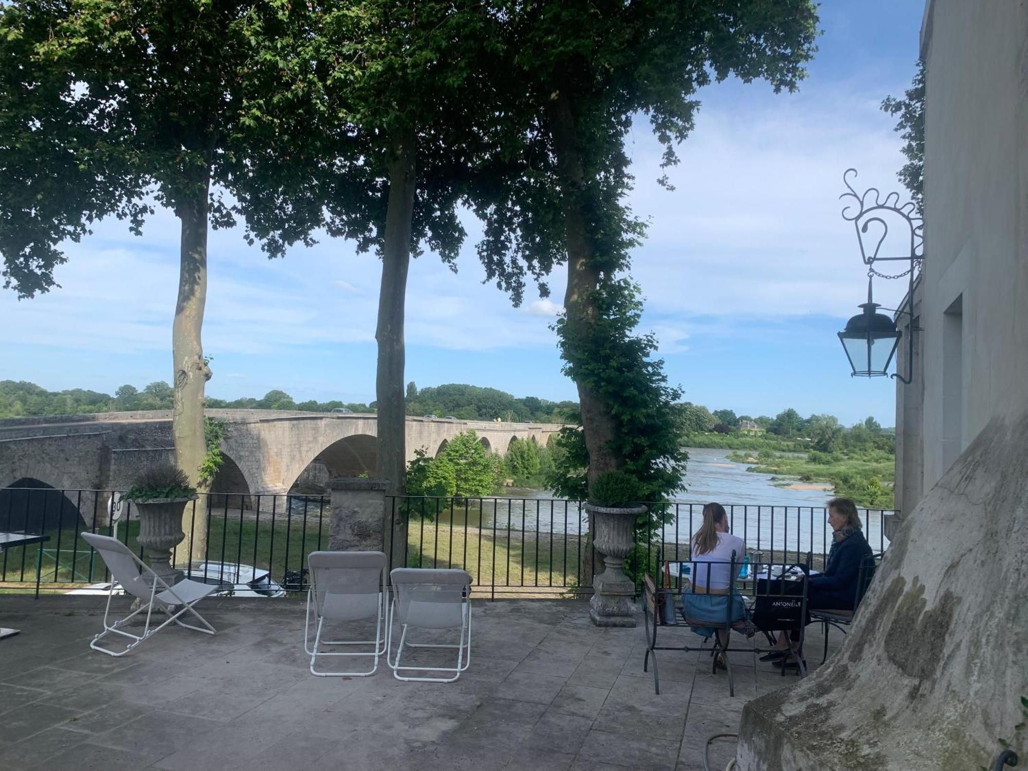 Grand Hotel De L'Abbaye Beaugency Exterior foto