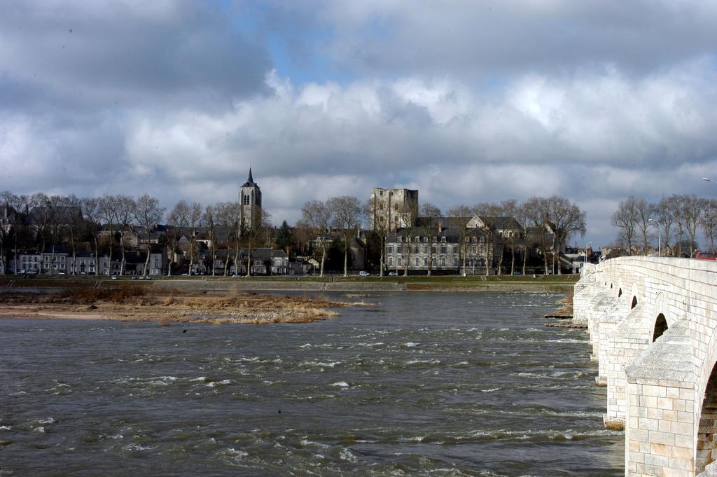 Grand Hotel De L'Abbaye Beaugency Exterior foto